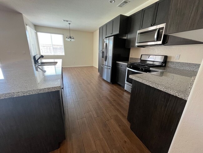 Photo - beautiful three bedroom home with sparkling pool in Visalia