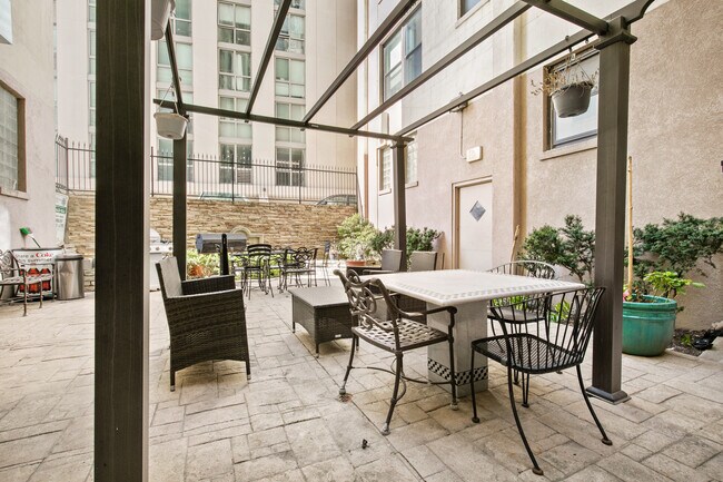 Photo - 4520 N Clarendon Ave Unit 907