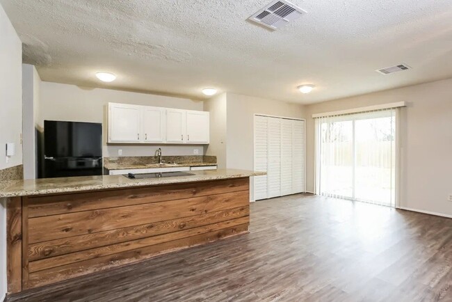 Photo - 6830 Kearney Dr
