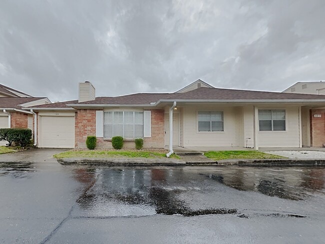 Building Photo - 14020 Schroeder Rd