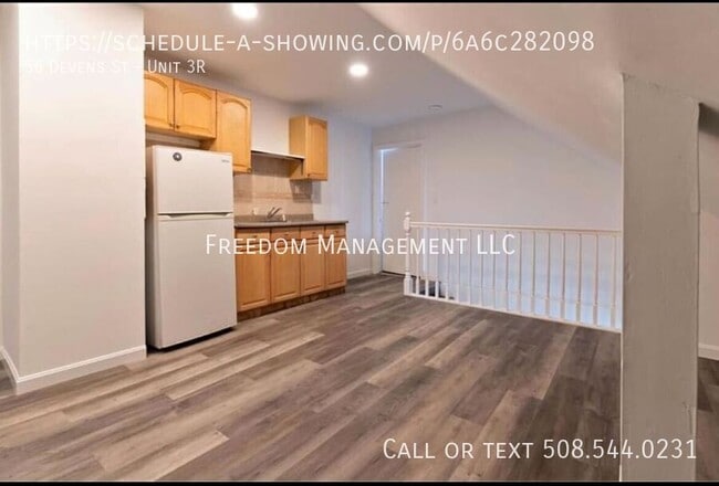 Building Photo - 56 Devens St Unit 3R