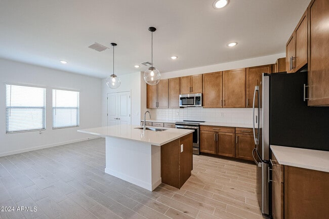 Photo - 7917 N 79th Ave