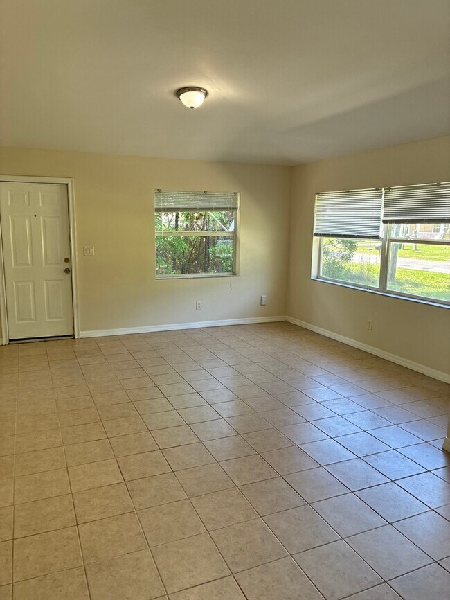 Photo - Beautiful 3/2 duplex