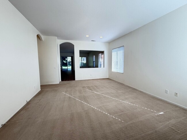 Photo - Paseo Del Sol Single Story 4 Bedroom House for Rent