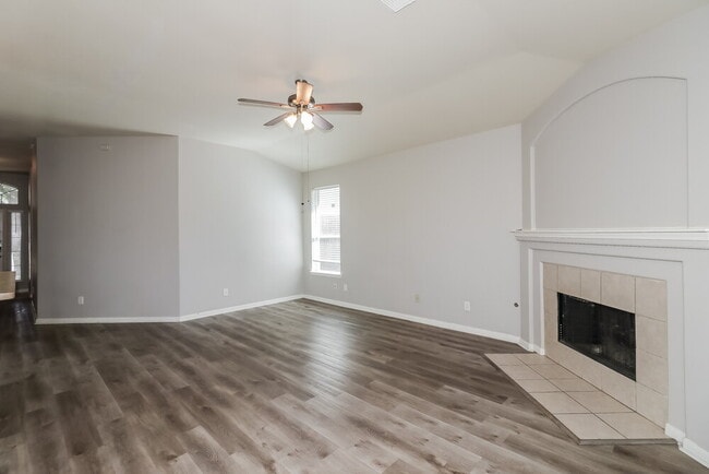 Photo - 5915 Ranch Riata Ct