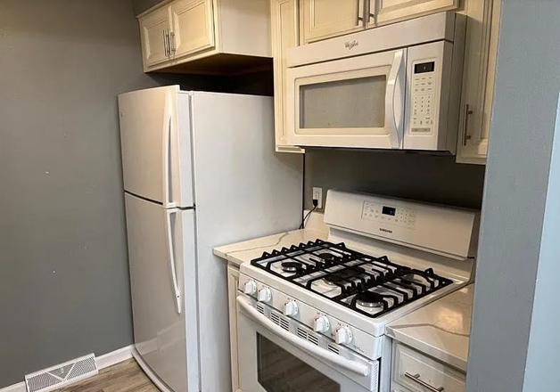 Photo - 120 Charter Oaks Dr