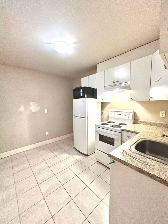 Photo - 2708 Boundary Rd