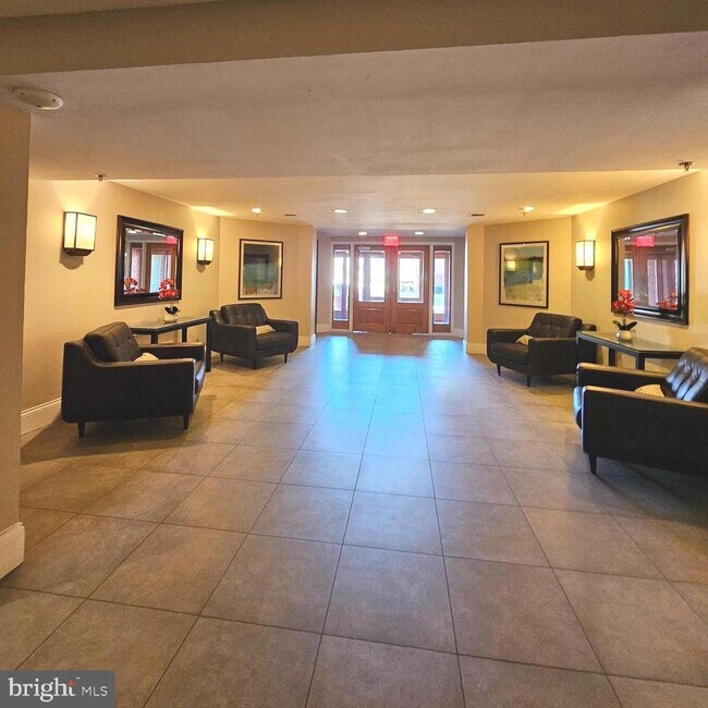 Photo - 505 E Braddock Rd Unit 608