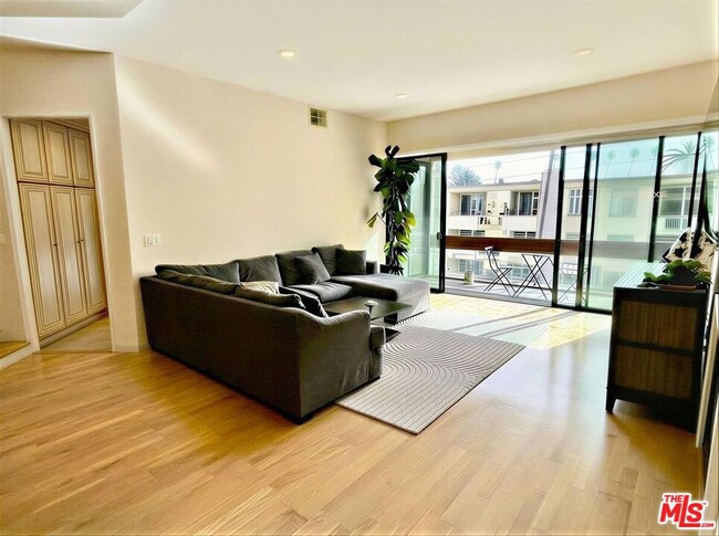 Photo - 750 S Bundy Dr Unit 203