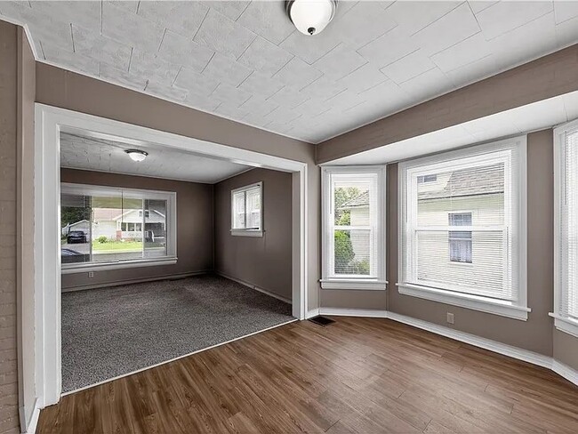 Photo - 1429 Broadway St