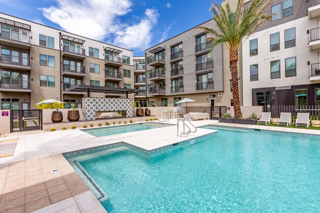 Photo - MAA Val Vista