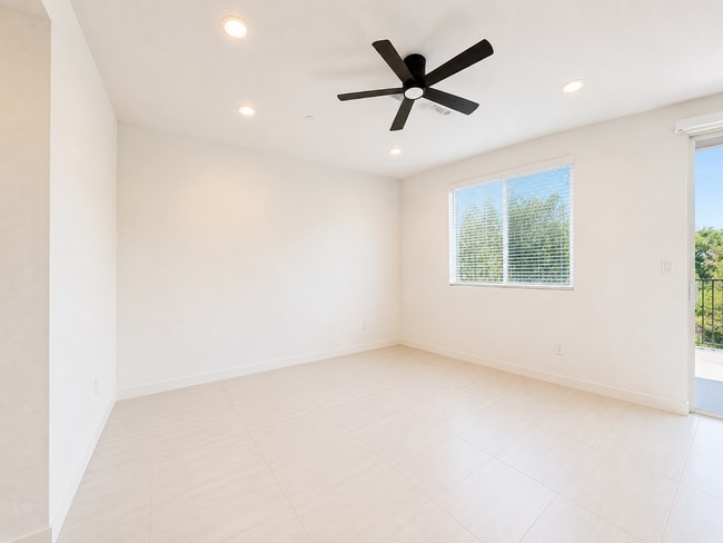 Photo - Beautiful and almost Brand New 3 Bedroom House in Citro, Fallbrook for Rent
