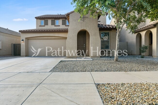 Building Photo - 2451 W Parkway Dr Rental