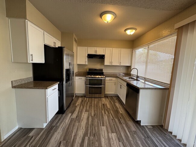 Photo - Remodeled Peoria 3br