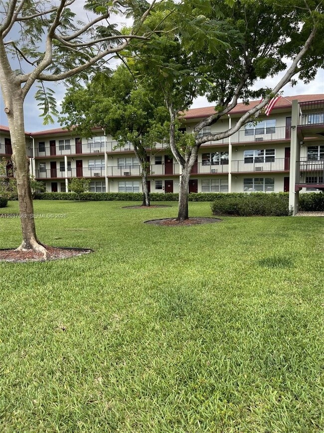Photo - 151 SW 135th Terrace Unidad 108T
