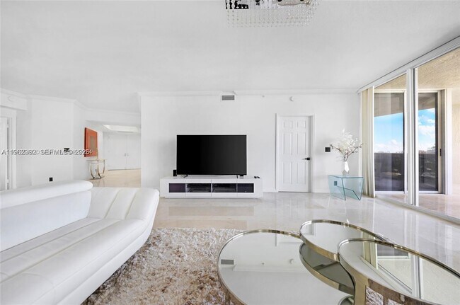 Photo - 3200 N Ocean Blvd Unidad 1404