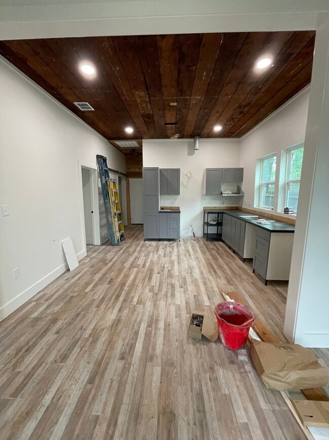 Photo - 710 Reynolds St