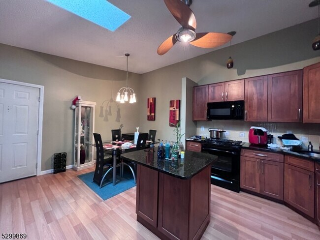 Photo - 87 Rachel Ct