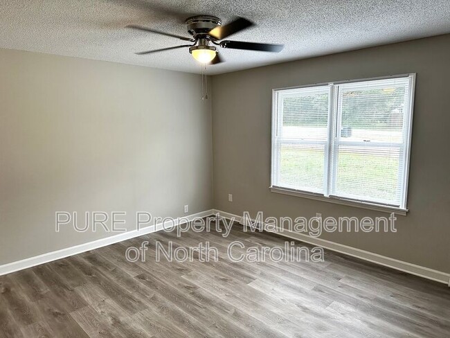 Photo - 916 W 5th Ave