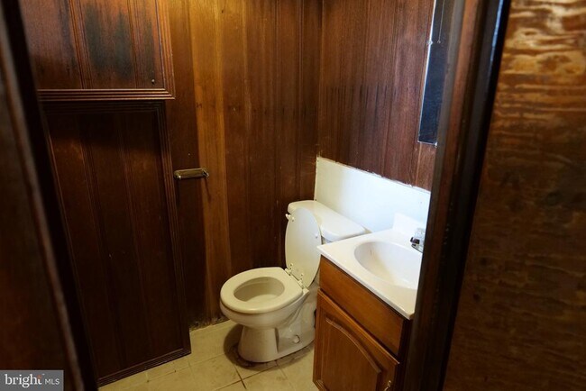 Photo - 1131 Kerper St