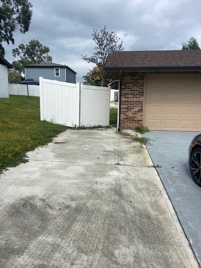 Photo - 27103 Frampton Ave