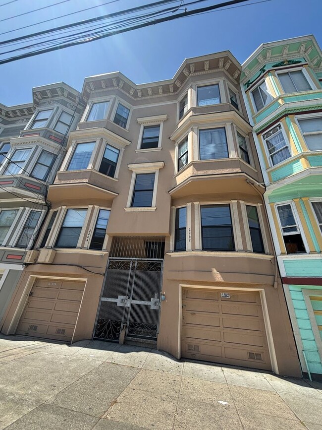 2264 - 2264 Apartment Unit 2262