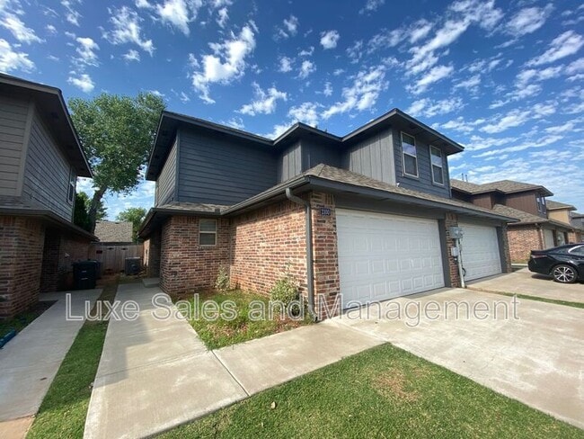 Building Photo - 2100 Buena Vida Ln Rental