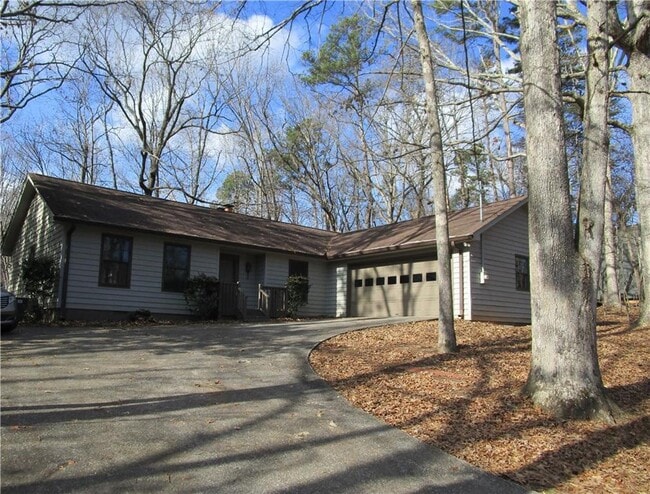 Building Photo - 3730 Newport Dr