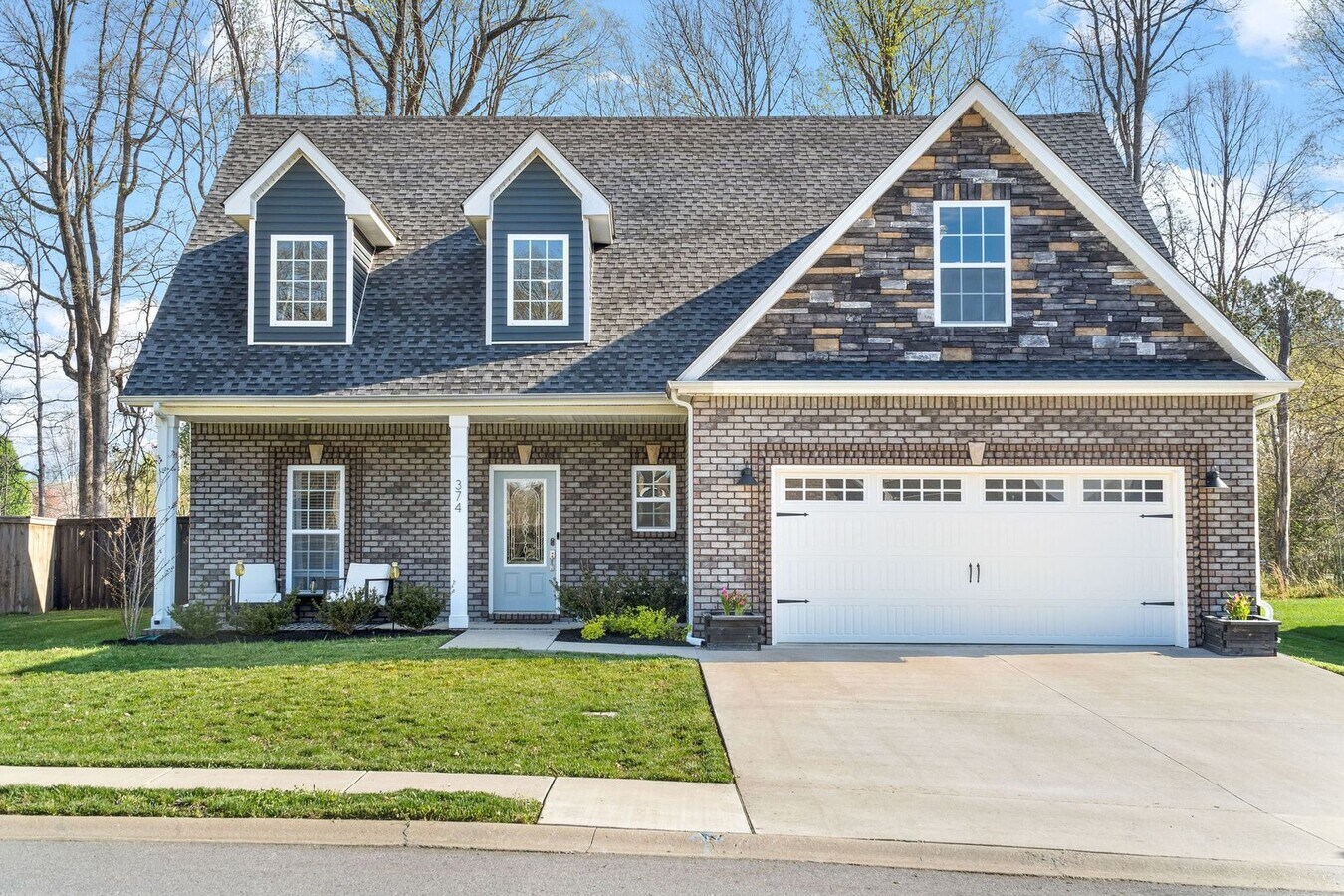 Photo - 374 Rye Dr