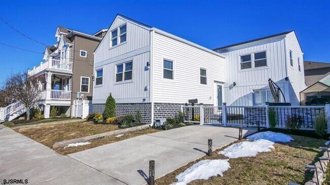 Building Photo - 219 N Clermont Ave Rental