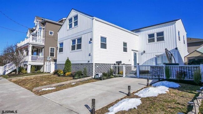 Photo - 219 N Clermont Ave House