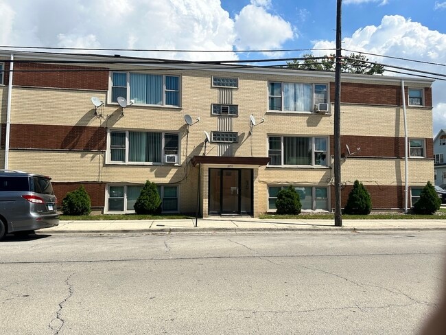 Building Photo - 6151 76th Ave Unit 2N Rental