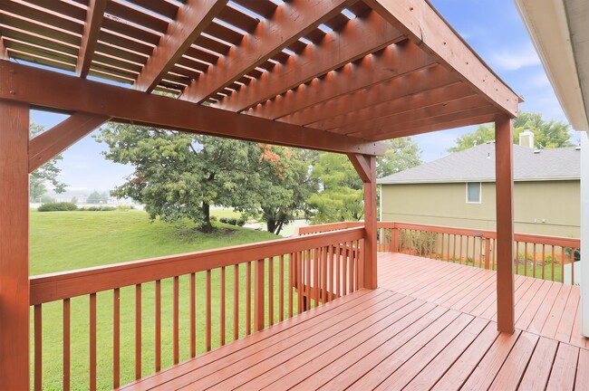 Photo - 3611 SW Red Hawk Ct