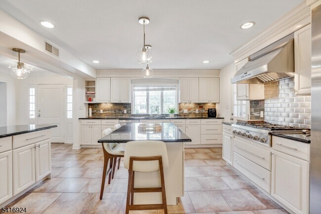 Photo - 304 Forest Dr S