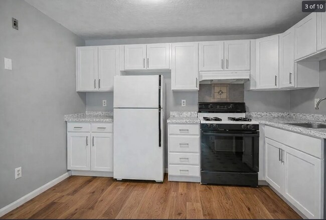 Photo - 10 Karen Cir Unit 10