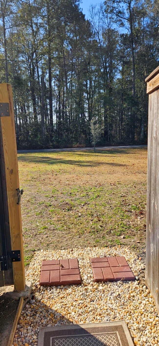 Photo - 206 New Iris Ln