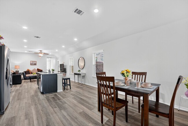 Photo - 906 Ramble Rd