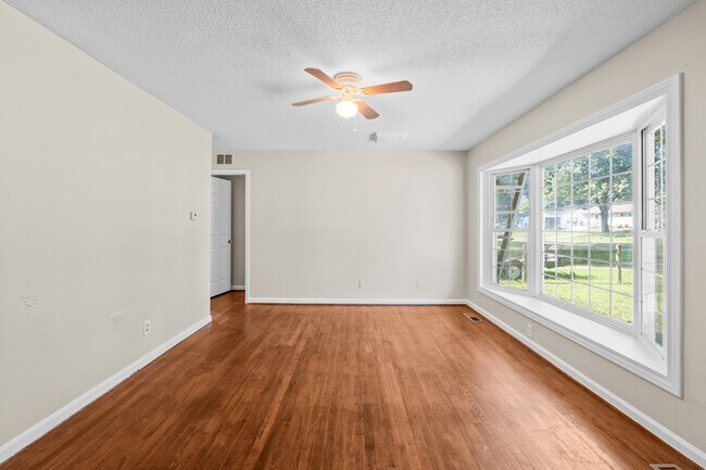 Photo - 5310 Winona Dr