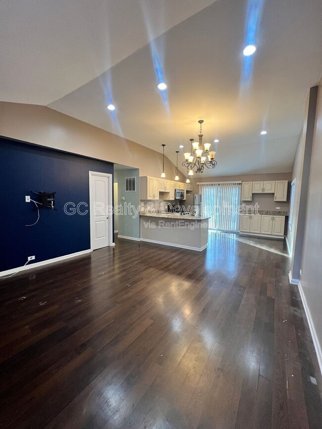 Photo - 3001 75th St