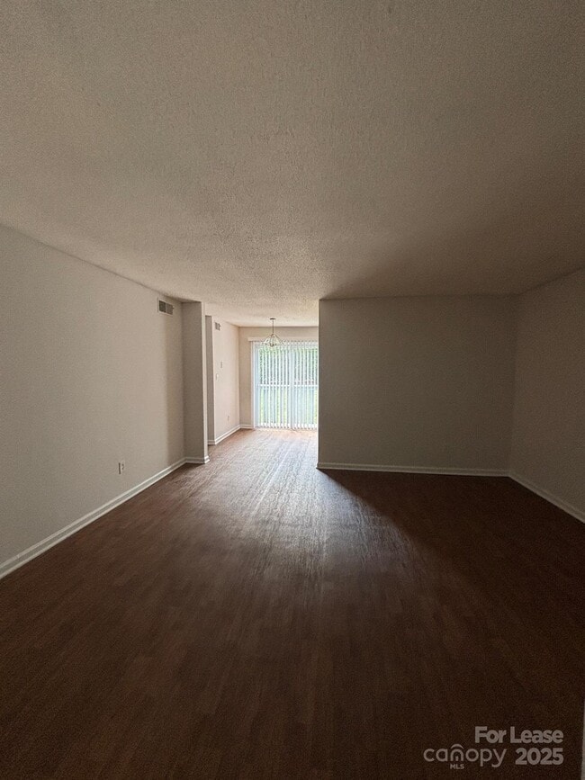 Building Photo - 2026 Harvest Ln Unit 85 Rental