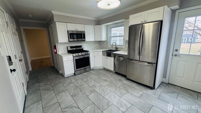 Photo - 966 Bergen Ave