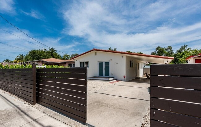 Photo - 350 NW 50th St