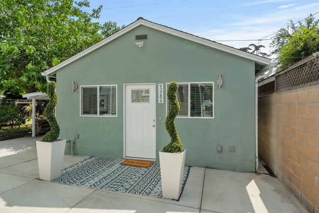 Photo - 9328 Firebird Ave Unidad A