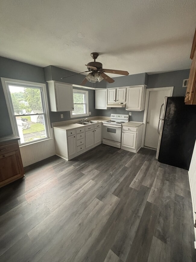49 Atkins Ave