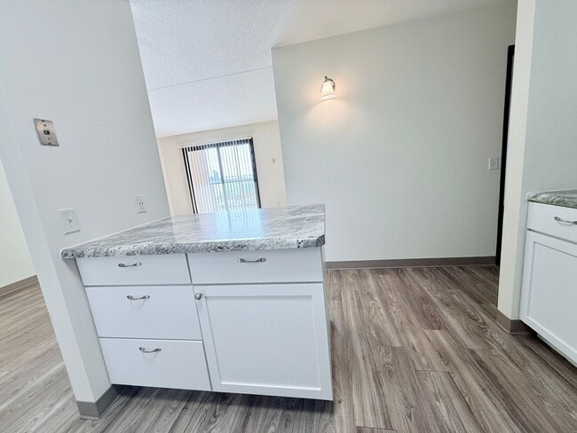 Photo - Baypoint Shoreline