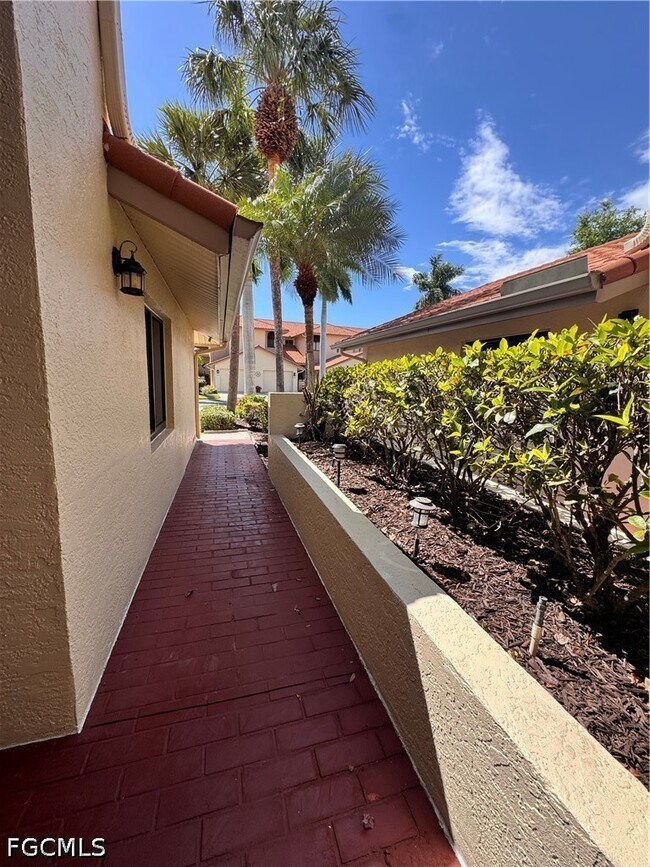 Building Photo - 16551 Heron Coach Way Unit 302