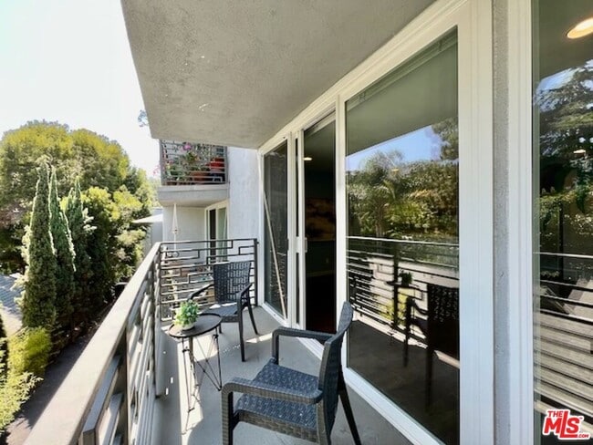 Photo - 1920 Hillcrest Rd Unidad 8