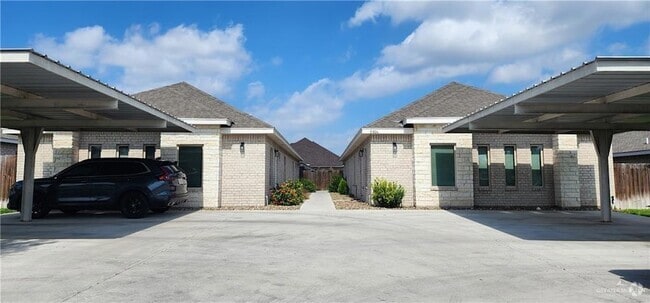 Building Photo - 5804 Nightingale Ave Unit 3 Rental