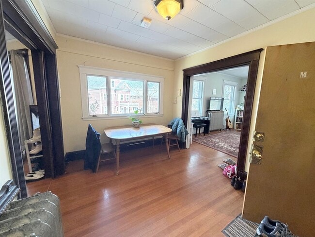 Photo - 54 College Ave Unidad 1