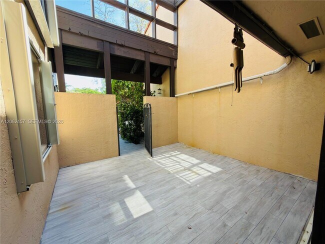 Photo - 3957 Adra Ave